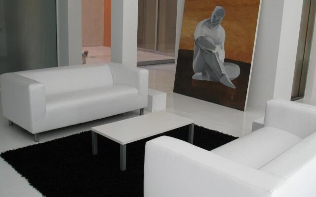 Family Hotel The Body