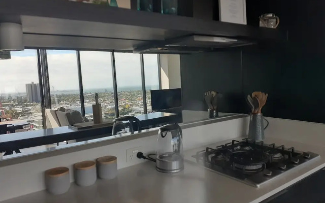 Top Floor Stunning Views