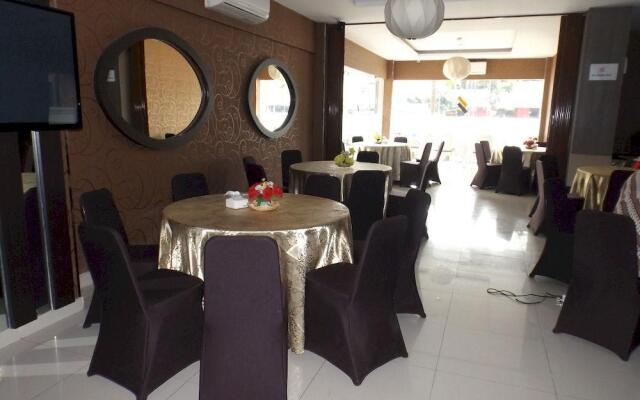 Specia Hotel & Resto