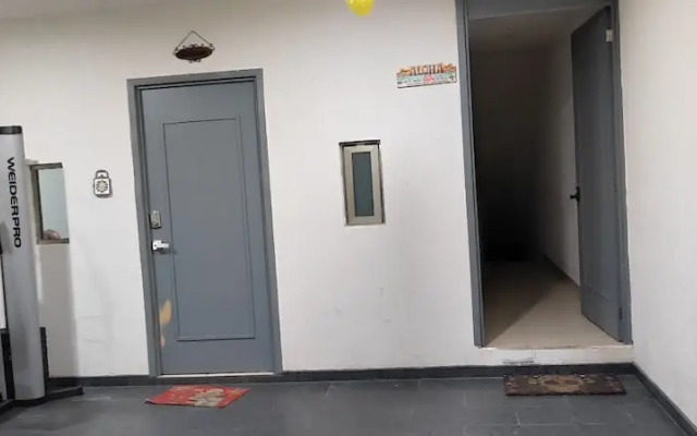 Room in Studio - New Basement Loft With all the Amenities