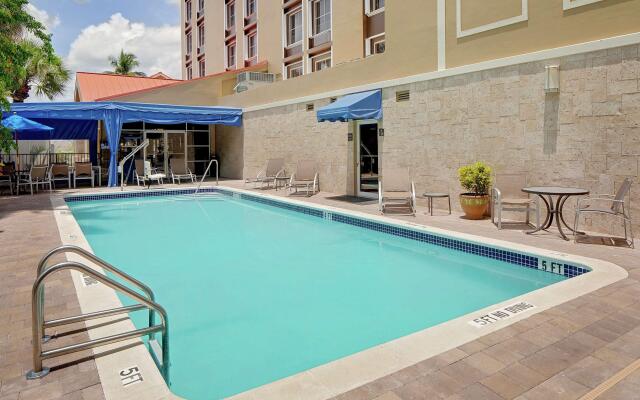 Hampton Inn & Suites Ft. Lauderdale Arpt/South Cruise Port