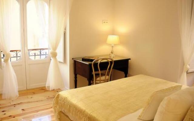 Sado Blue - City & River Flats by Be@home