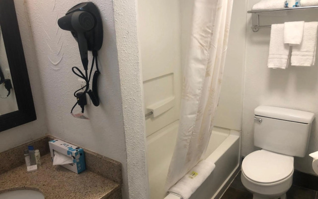 Отель Quality Inn Denver Downtown