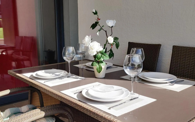 OASIS BEACH apartments