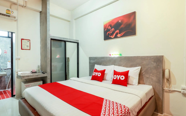OYO 412 7 Days Hotel