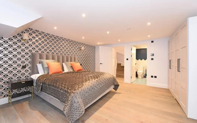 Stylish & Spacious Deluxe Apartments near Victoria Station