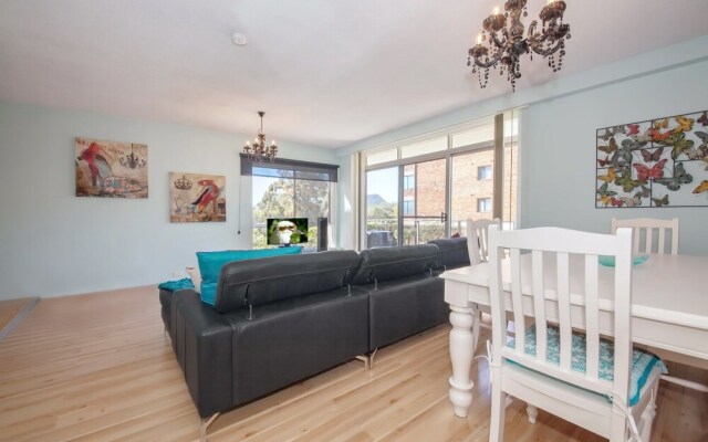 The Helm, Unit 7, 22 Voyager Close