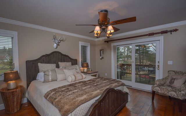 Lakeside Story 6 Bedroom House