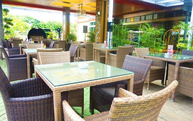 Sapphire Sky Hotel BSD City