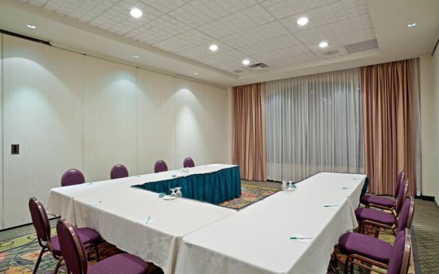 Holiday Inn Hotel & Suites North Vancouver by IHG