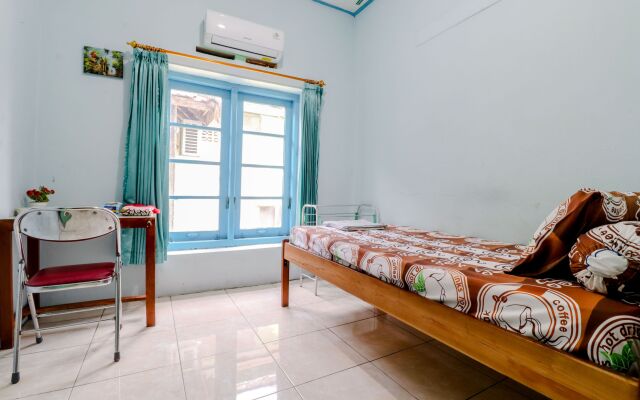 Bahagia Sederhana Home Stay - Hostel by ZUZU