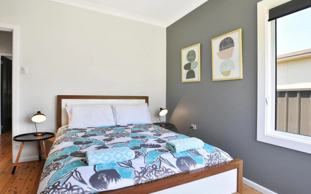 Tilly's Retreat - Pet Friendly - 3 Min Walk to Beach