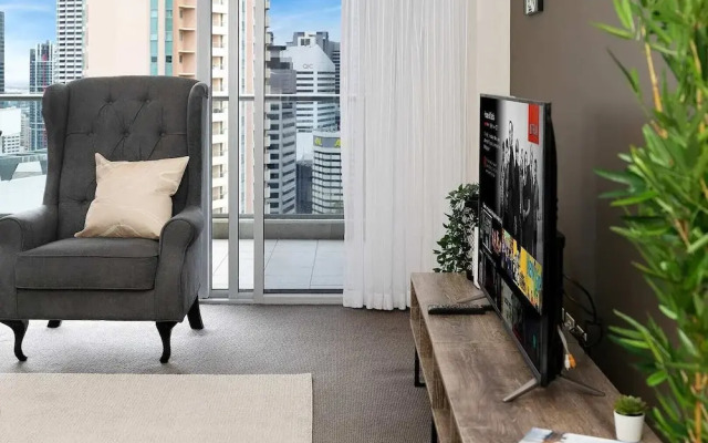 Exec Family Suite w River Views