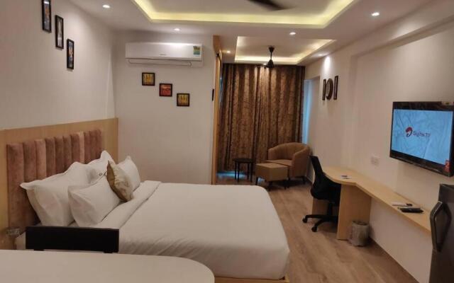 Lovely Studio apartment 1-bedroom with small kitchen and pool