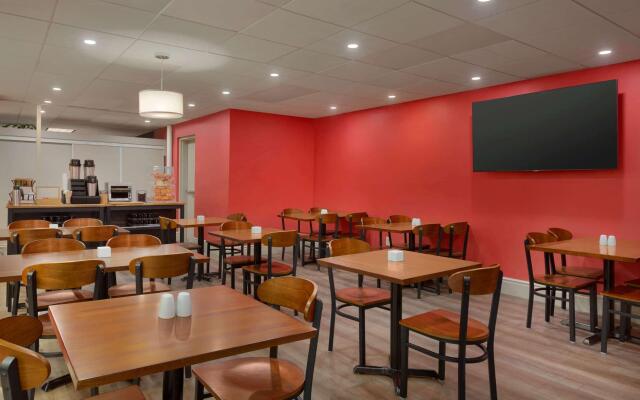 Ramada by Wyndham Oakland Downtown City Center