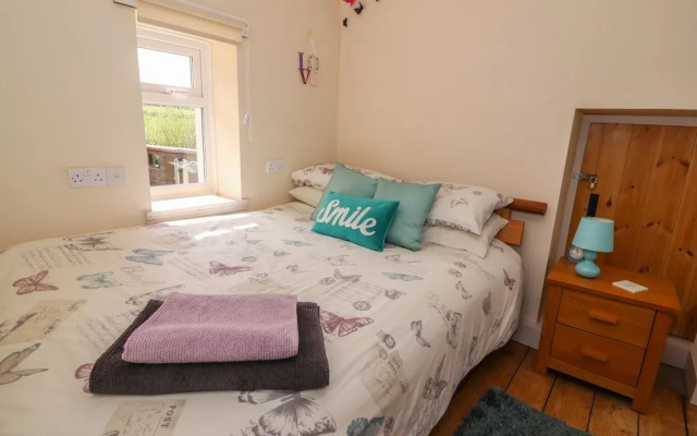 Cozy Cwtch Cottage