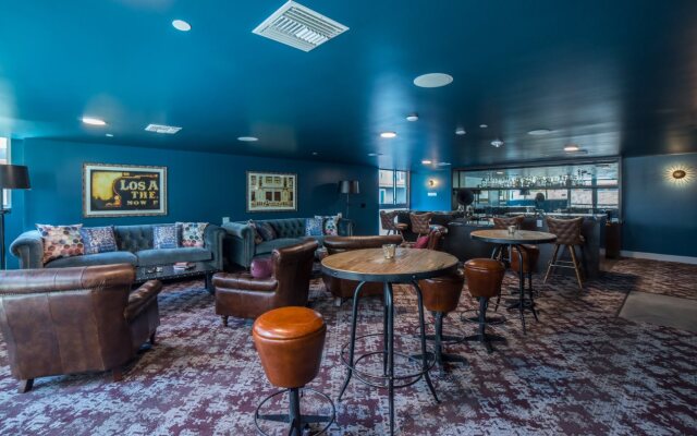 Ginosi Downtown Apartel