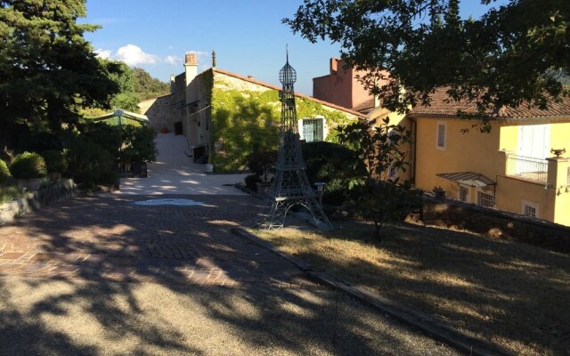 Villa With 2 Bedrooms in Saint-martin-de-pallières, With Pool Access,