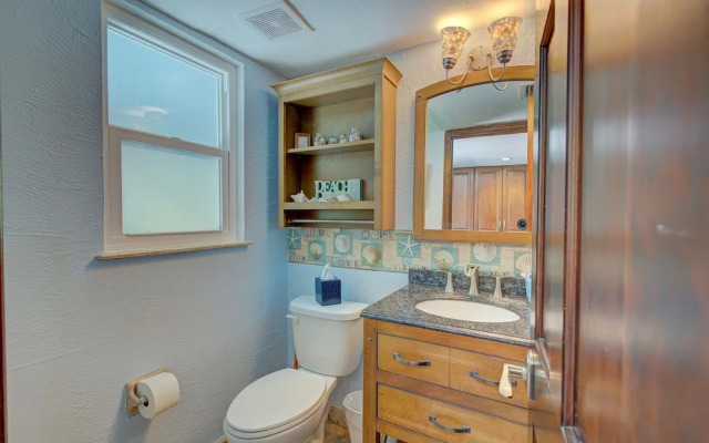 Spacious 4 3 Retreat- Heated Pool-playroom