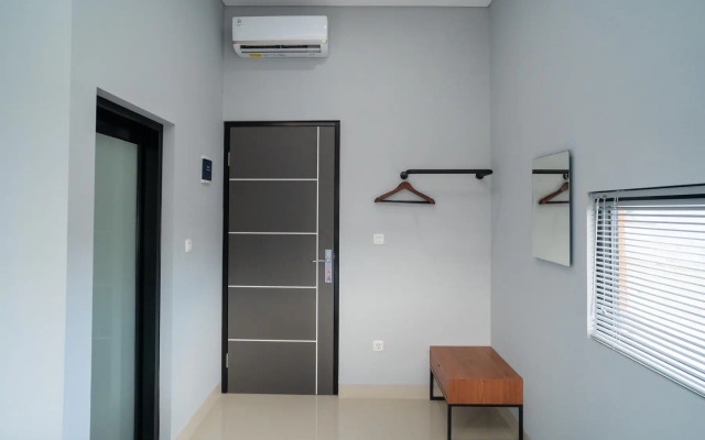RedDoorz near Sindu Kusuma Edupark 3