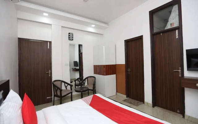 The Destiny Inn by OYO Rooms