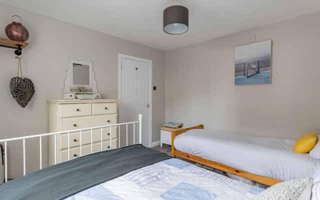 Central Apartment 3B