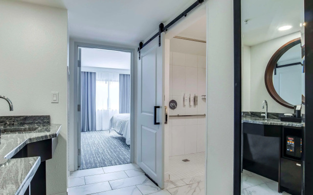 Embassy Suites Louisville East