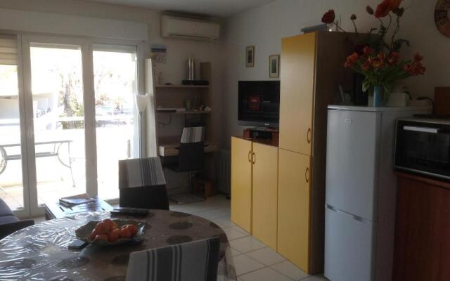 F2 Immeuble les pieds dans l'eau