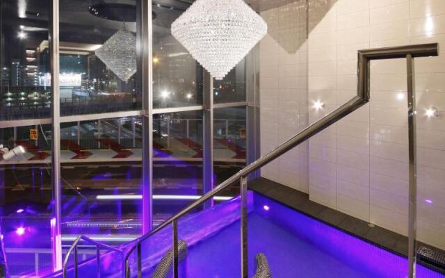 N Hotel
