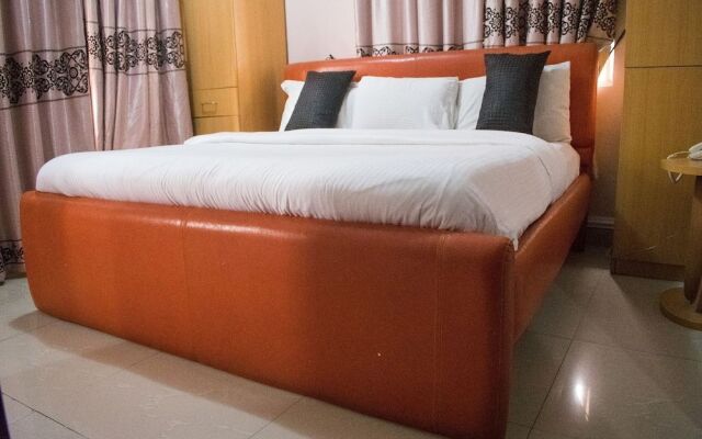 Primal Hotel