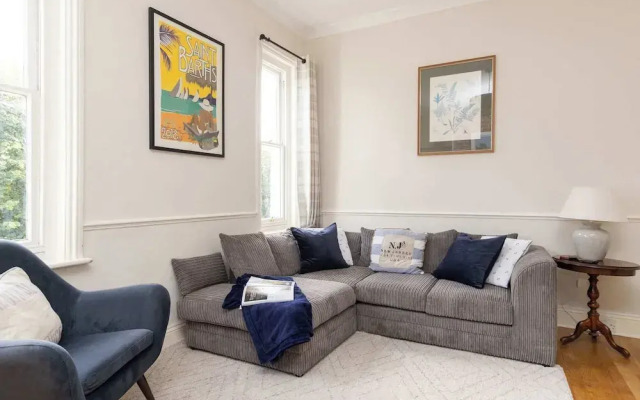 Characterful City Maisonette for 4