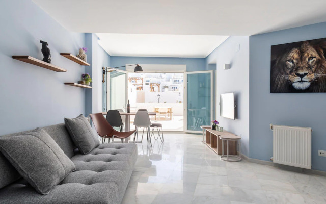 Luxury Penthouse With Hot Tub And Sea Views