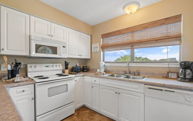 Lei Lani Condominium 208