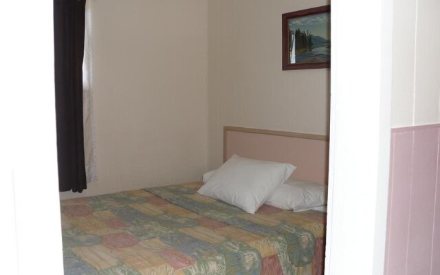 Hotel Bethel - Fort MacLeod, AB