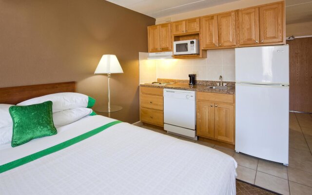 GuestHouse Inn & Suites Rochester