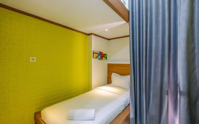 Cozy Studio with Bunk Bed at Dave Apartment near UI