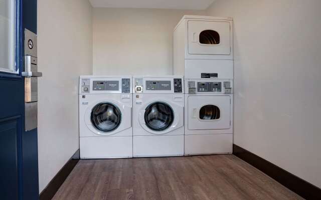 Motel 6 Arcata, CA - Cal Poly Humboldt