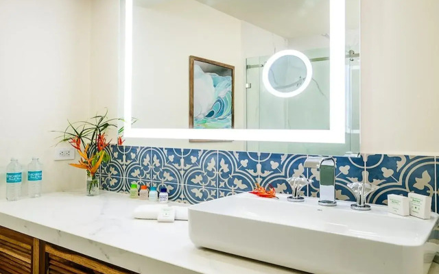 Margaritaville Beach Resort Playa Flamingo