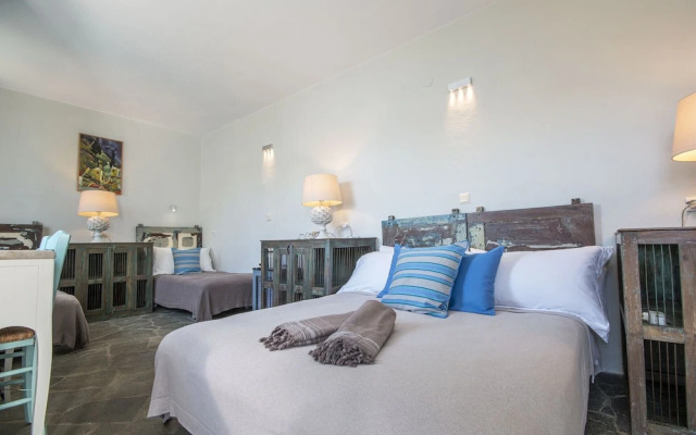 Emporio A Captivating 6-bed Villa in Nimborio
