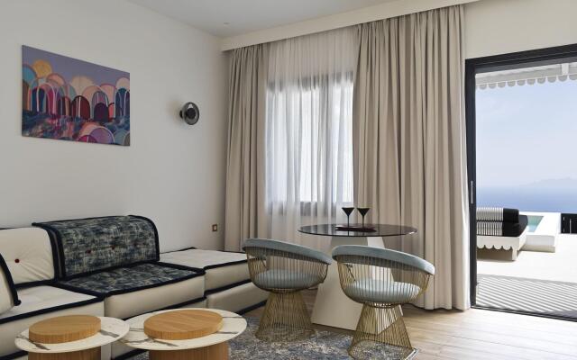 Cresanto Luxury Suites - Adults Only