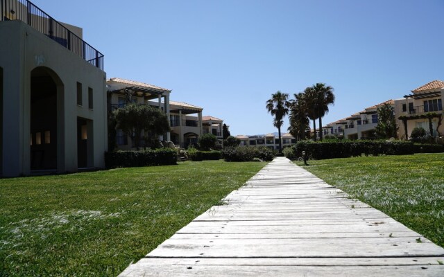 3-Bedroom Apartment on Beach Cassiopeia