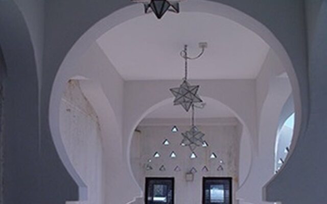 Arabian Art Hotel & Gallery