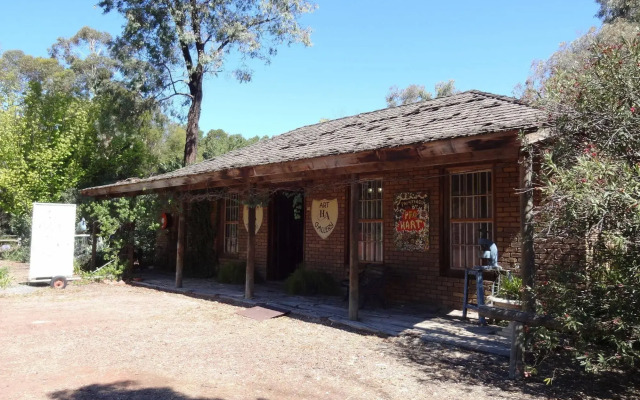 Olde Horsham Motor Inn