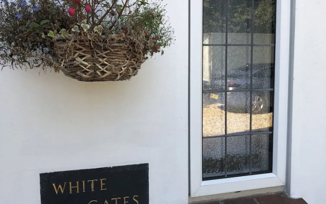 Whites Gates Hotel