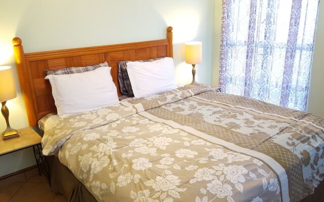 Renovated one bedroom 2 min to the beach