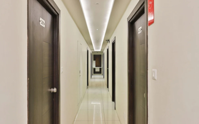 OYO 13033 Hotel Raadhe