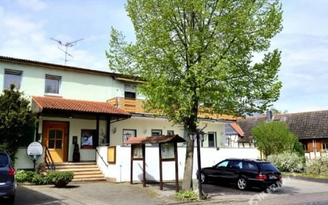 Zur Friedenslinde