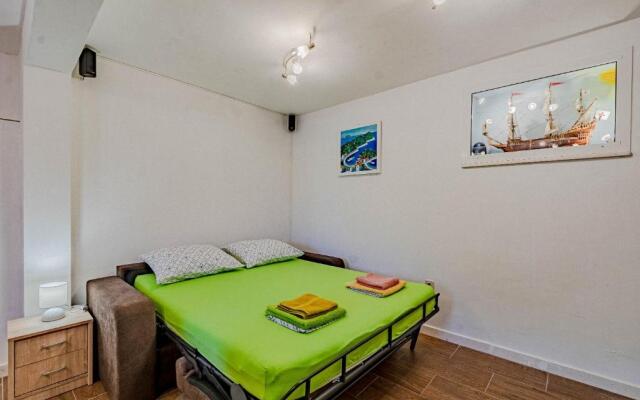 S2 - Modern Studio, Just 50m From the Beach