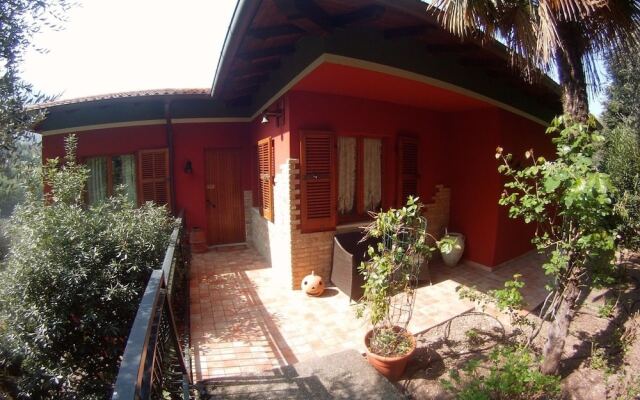Villa with pool and beautiful lake view