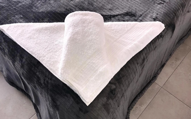 Studio Pont Bleu by medranosuits